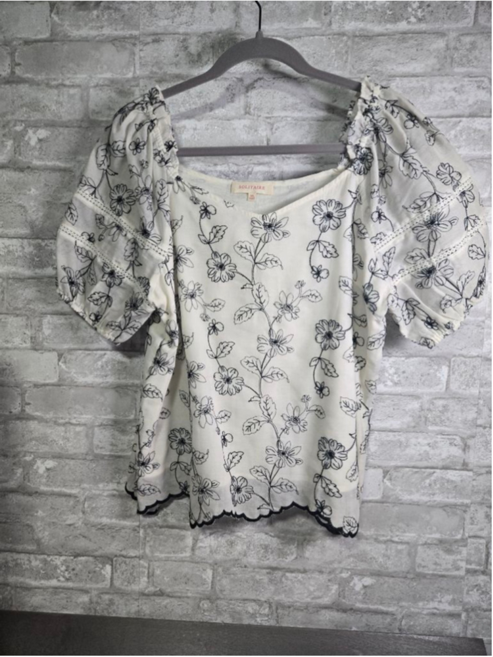 Women's SOLITAIRE White Black Floral Blouse XL